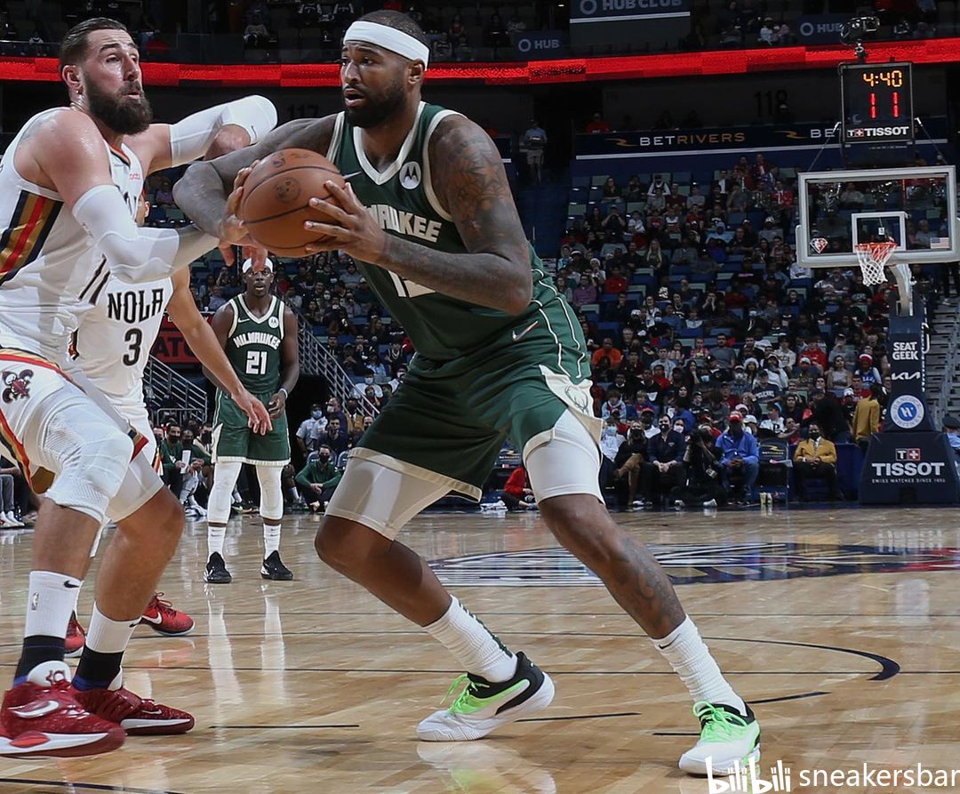 是足球场上 是足球场上