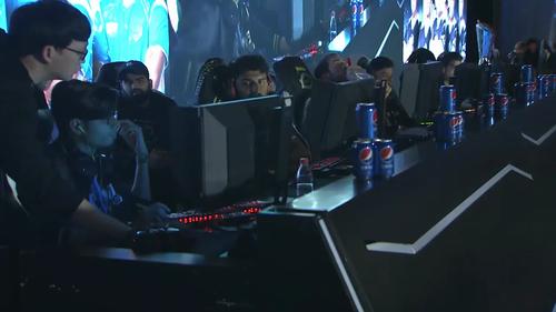 的站位拉长 的站位拉长